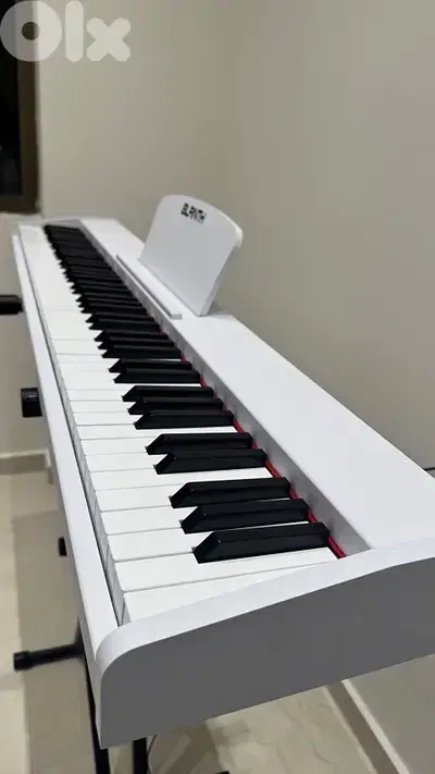 7 octaves Keyboard + FREE stand+ FREE PEDAL