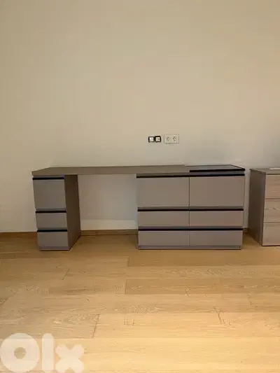 Comodina / dressing table