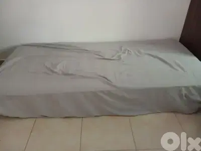 برجا زاروت  بالقرب من مفرق تلة بربر