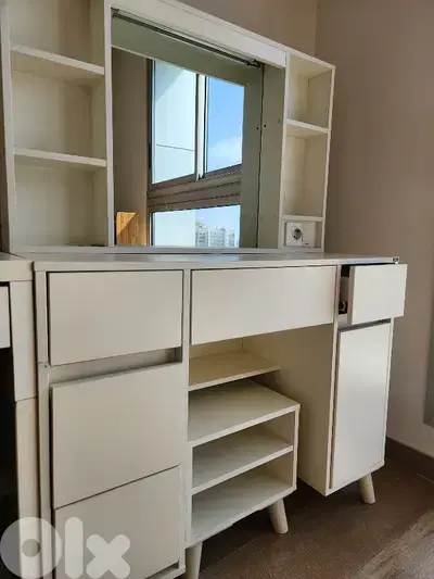 white dressing table