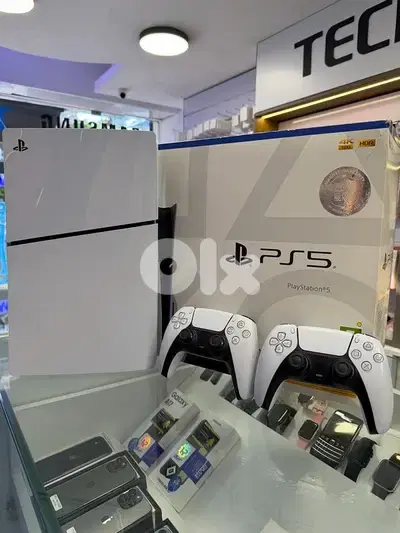 ps5 1tb with 2 controllers
