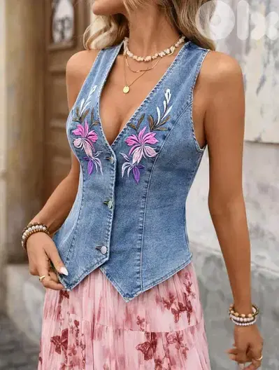New Fashionable Woman Floral Embroidery V-Neck Denim Summer Vest