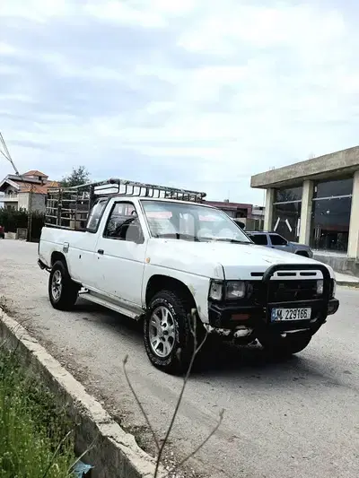 Nissan 1993