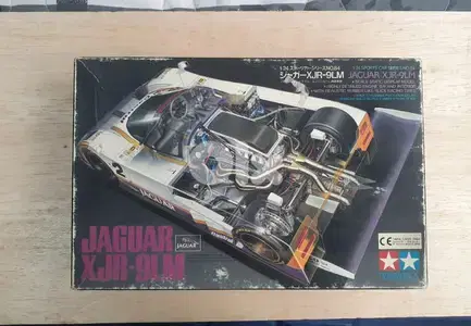 Jaguar XJR-9LM (1988) Plastic model kit scale 1;24