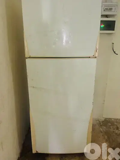 ثلاجه مستعمله بس جديده