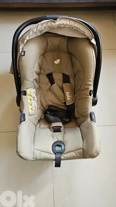 Joie Baby Car Seat – Like New | Joie كرسي سيارة للأطفال شبه جديد من