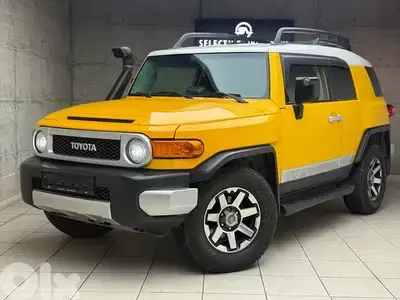 Toyota FJ Cruiser 2008 full Subwoofer . .