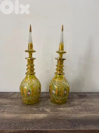 pair of karrafet