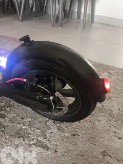 electric scooter used like new very good condition