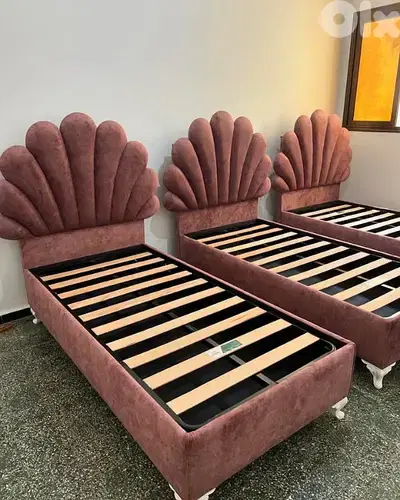 New Modern 3 Single beds with Bank High Quality