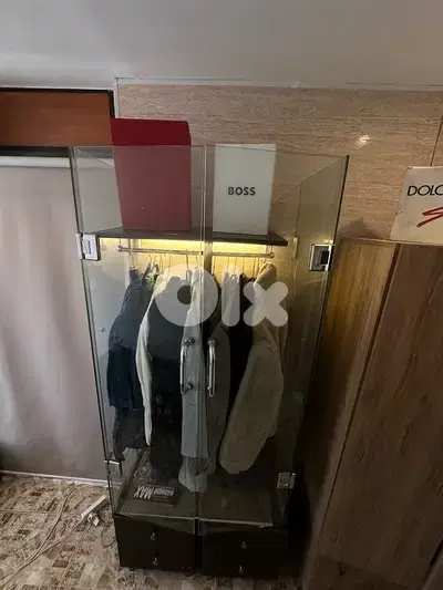glass closet - wood closet خزانة خشب خزانة قزاز