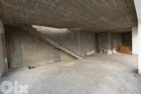Showroom for Rent in Khenchara – 220 sqm with Garden and Mountain View