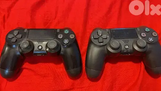 PS4 Slim 500GB + 3 Controllers + 5 Games