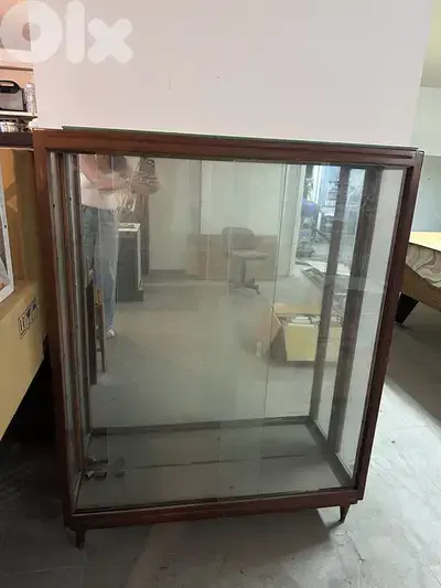 Glass stand, shelves are included