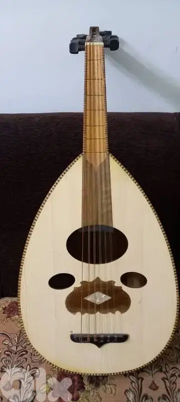 عود صناعة حلبية عالي الجودة