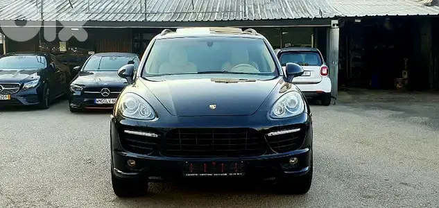Porsche Cayenne GTS Package 2011 Low mileage