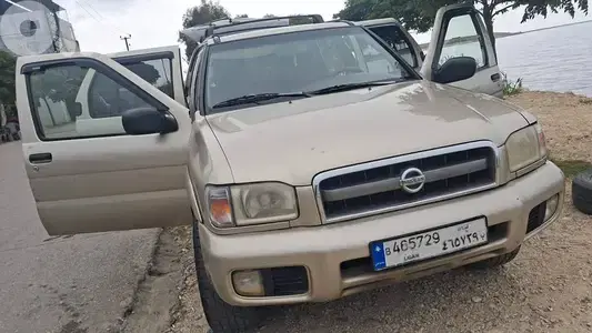 Nissan Pathfinder 1999