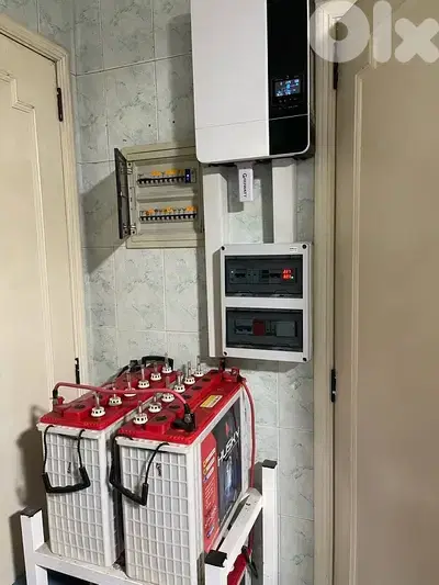 growatt inverter and 4 tubular batteries and stand
