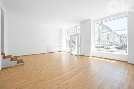 GMK253SS - Warehouse For Rent in Ballouneh - مستودع للإيجار في بلونة.