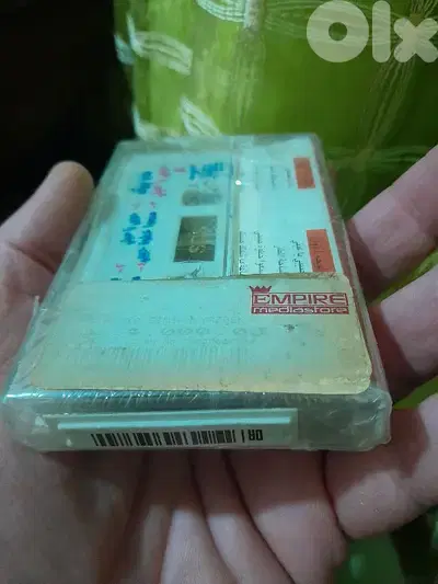 sealed k7 .