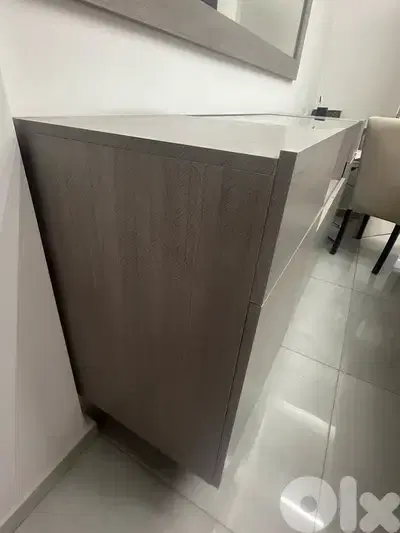 خرانة للبيع