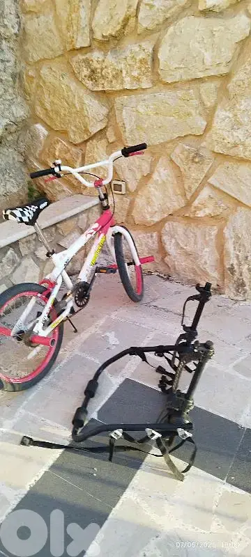 bicycle and car stand for it