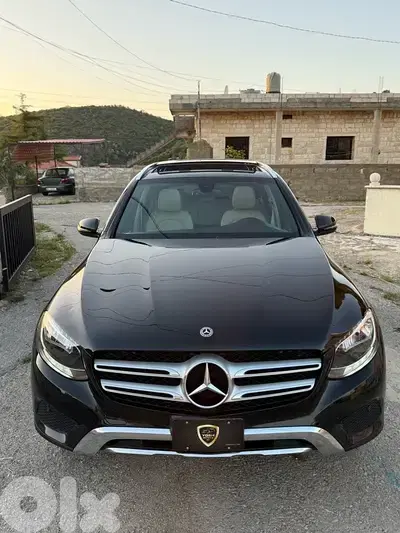 GLC 300 2018 ! 4matic ! Clean Carfax ! Special Price ! Full Service !