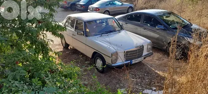 Mercedes-Benz 200 Series 1975