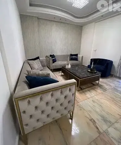صالون للبيع ٧٠٠$ غير مستعمل