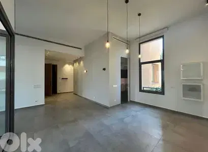 Penthouse for Sale in Badaroشقة بنتهاوس للبيع في بدارو