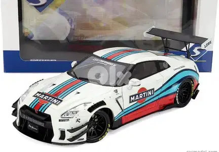 Nissan GT-R (R35)Martini Racing LB Works diecast car model 1;18