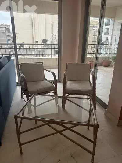 armchairs and table (rattan)