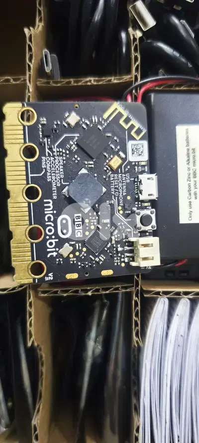 Electronics, Arduino, Microbit . . . . . . .