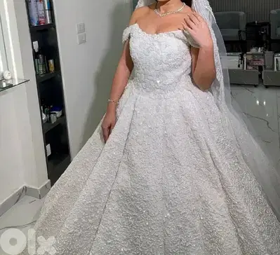 السعر 150$ wedding dress for rent فستان عروس للاجار بحالة جيدة جدا