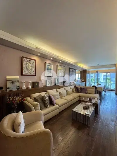 Furnished Loft for sale Badaro - شقة للبيع مفروشة في بدارو موقع مميز