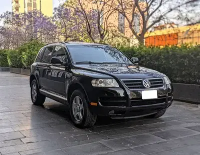 Volkswagen Touareg 2006 V6 3.2 / بيئة أورجينال جلد فتحة