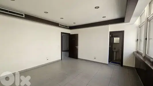 AH-HKL-551 Office 250 sqm for Rent in Verdun – Prime Location
