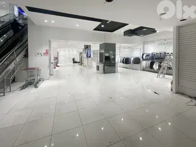 GMC188LG Showroom for rent in Hamra -  معرض للإيجار في الحمرا
