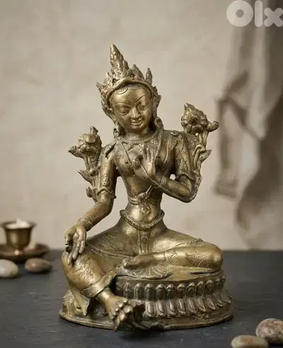 Antique Style Bronze Buddha Statue – Handcrafted Decorative Piece