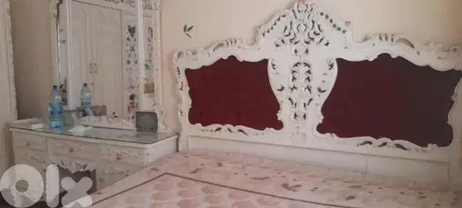 غرفة نوم كاملة وبطارية وغسالة حالة جيدة