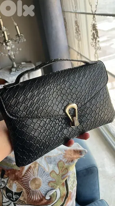 NEW BLACK CLUTCH-CROSS