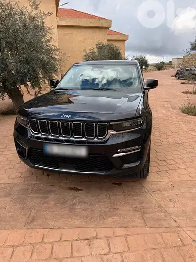 Jeep Grand Cherokee Limited 2023 |  Company Source | 14,000 KM