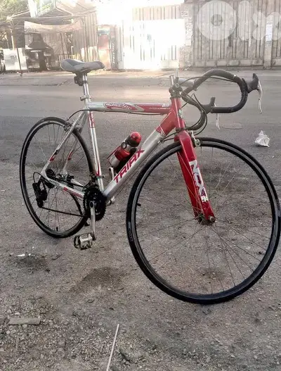 Trax Crimson Road Bike