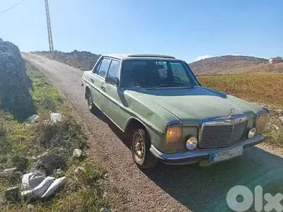 Mercedes-Benz 200 Series 1975