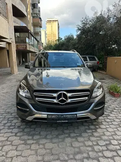 Mercedes GLE 350 4matic 2018 gray on black (clean carfax)