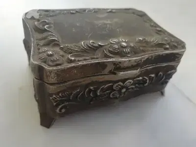 صندوق مجوهرات قديم
