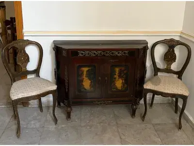 console with 2 chairs