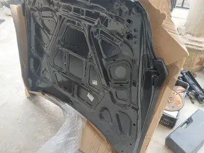 hood infiniti g35 only 4 doors.