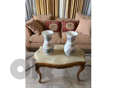 2 Vases