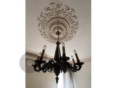 Lustre en bronze de style Louis XVI